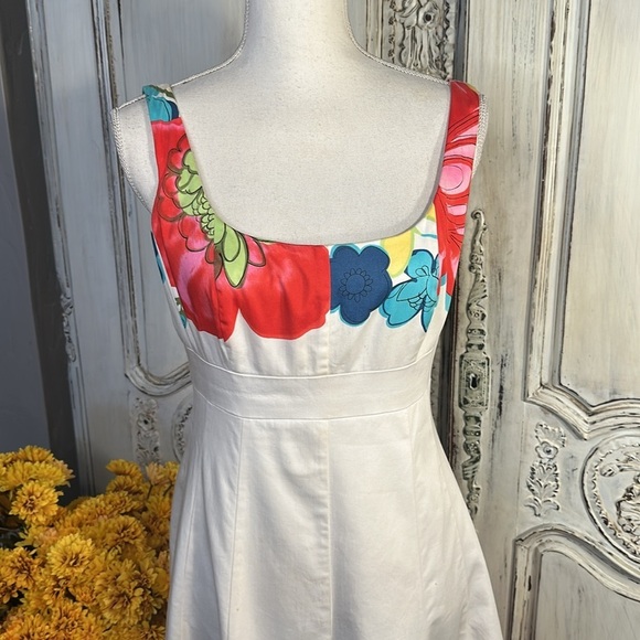 Flirty Floral Sleeveless White Gore Skirt Dress 60’s Inspired - Picture 2 of 10